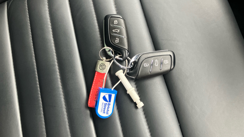 MG Hs 1.5 T-GDI Exclusive 5dr Petrol Hatchback